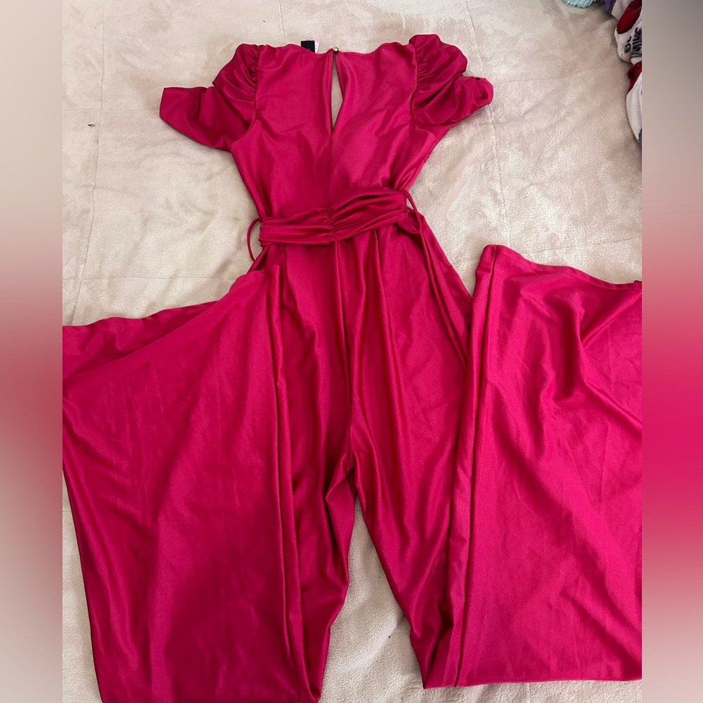 Chic Pink Jumpsuit with Cap Sleeves and Wide-Leg Pants - Picture 7 of 9